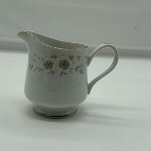 Vintage Carlton by Sango Andover #482 Creamer 3 1/2" White Flowers EUC China
